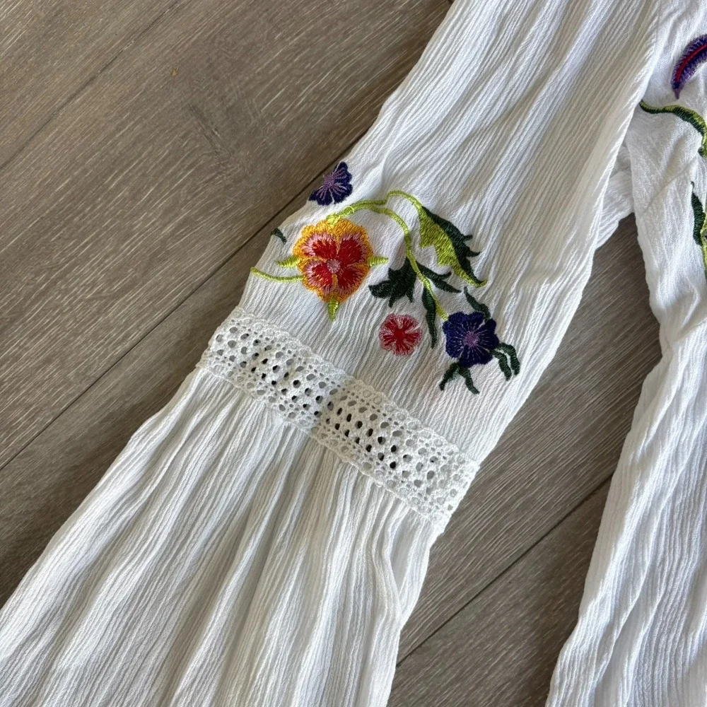 Kyra Anthropologie Womens White Embroidered Flower Bell Sleeve Top Size L - Picture 8 of 16